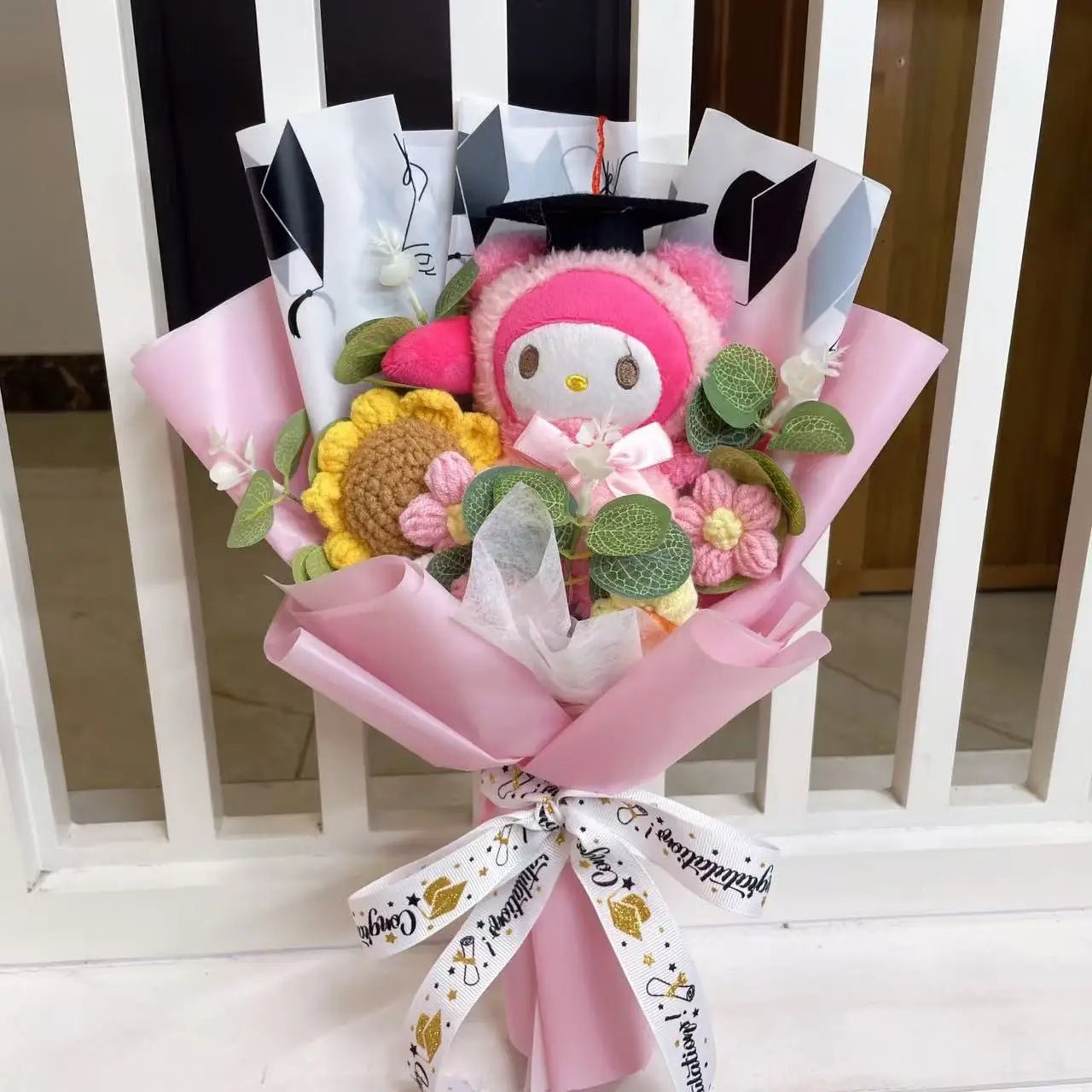 Bukiet z Pluszakami – Misie, Kotki i Kwiatki | Prezent na Każdą Okazję | MisioBukiety™ - MisioBukiety.pl