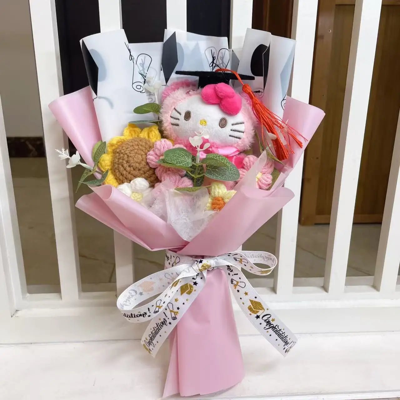 Bukiet z Pluszakami – Misie, Kotki i Kwiatki | Prezent na Każdą Okazję | MisioBukiety™ - MisioBukiety.pl