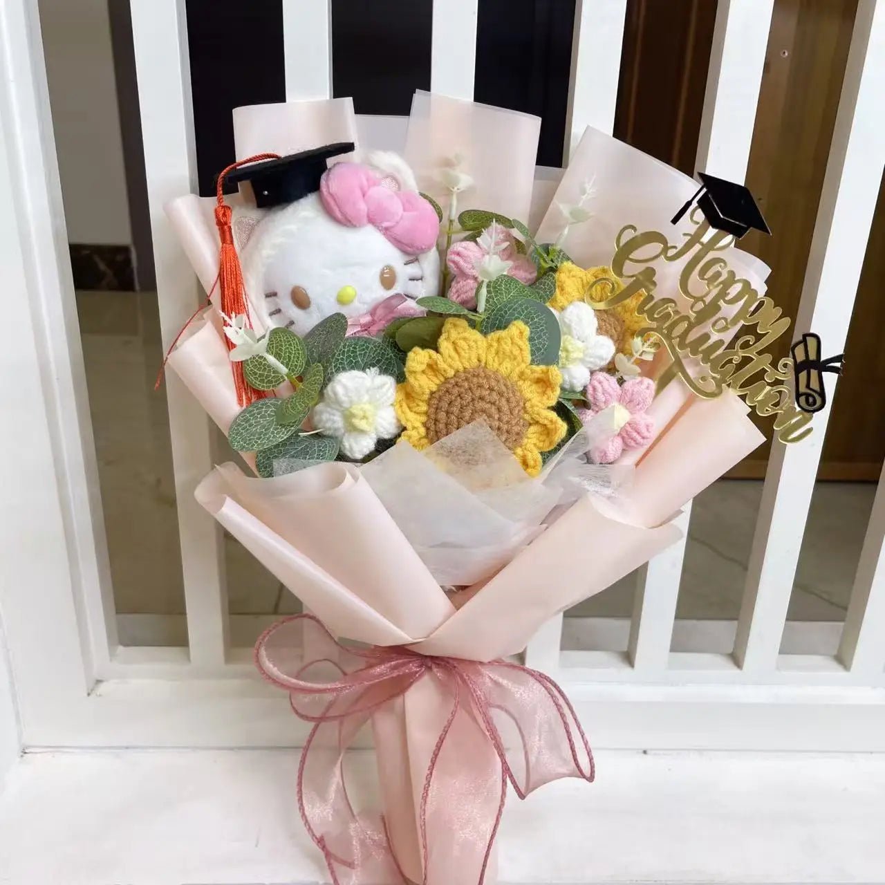 Bukiet z Pluszakami – Misie, Kotki i Kwiatki | Prezent na Każdą Okazję | MisioBukiety™ - MisioBukiety.pl